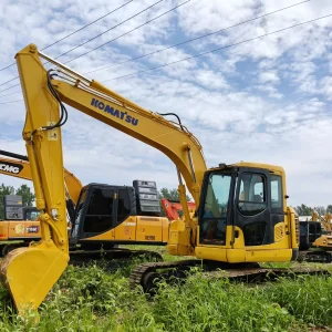 Komatsu PC138US3