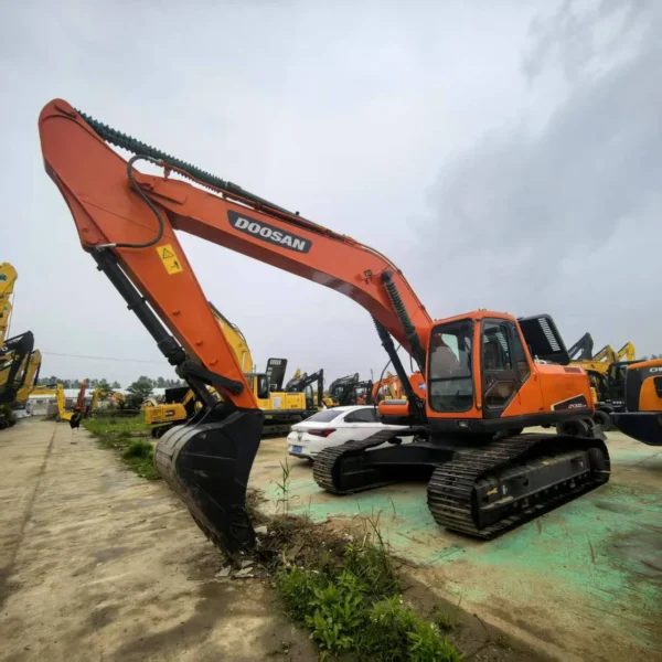 used Doosan DX300 excavator for sale5