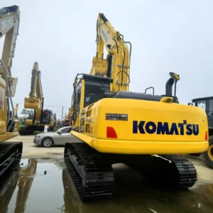 Продается подержанный экскаватор KOMATSU PC2208