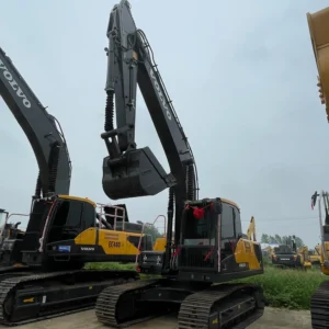 used VOLVO EC200 excavator for sale11