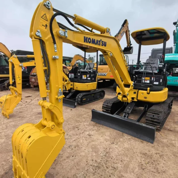 excavadora komatsu PC30MR usada en venta1