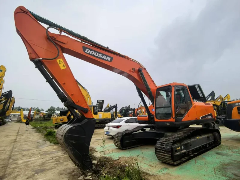 used Doosan DX300 excavator for sale5